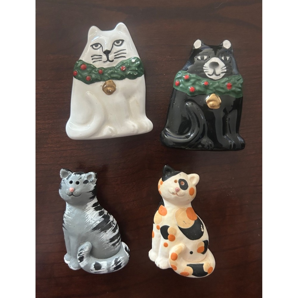 4 Kitty Cat Magnets Vintage Small Christmas Calico Black White Gray & White Lot